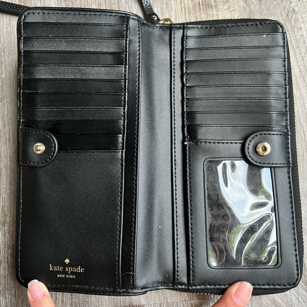 Kate spade wallet with wristlet strap